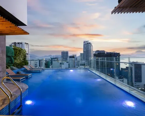 Hồ bơi tại Erica Nha Trang Hotel