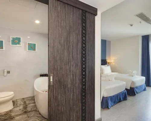 Phòng tắm tại Erica Nha Trang Hotel – góc 2