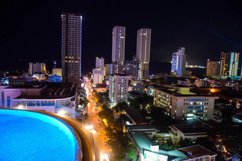 Hồ bơi tại Florida Hotel Nha Trang