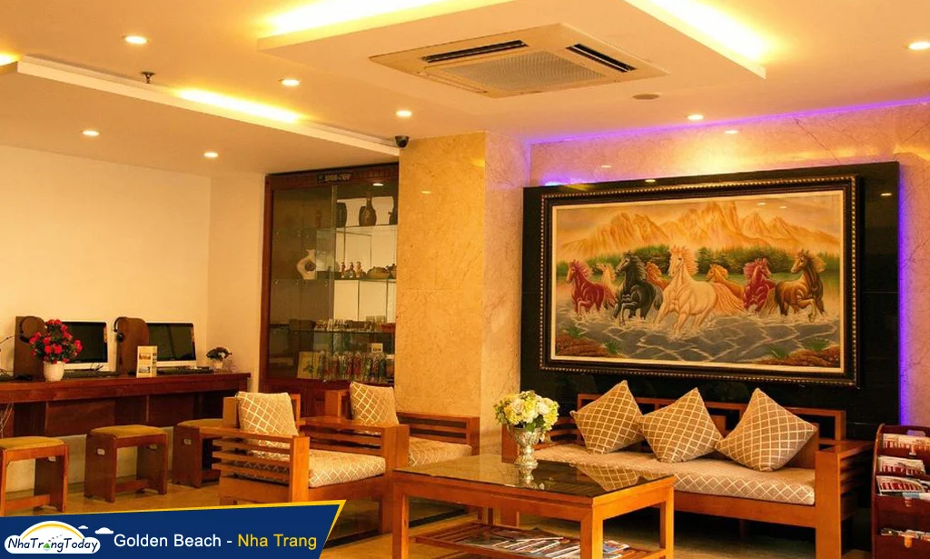 Khu ghế ngồi tại sảnh tại Golden Beach Nha Trang Boutique Hotel