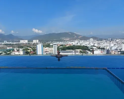Hồ bơi tại Grand Tourane Nha Trang Hotel – góc 3