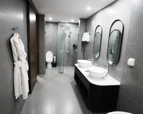 Phòng tắm tại Grand Tourane Nha Trang Hotel – góc 5
