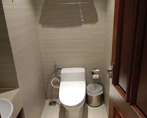 Phòng tắm tại Green Beach Hotel Nha Trang – góc 3