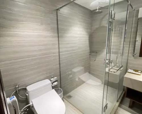 Phòng tắm tại Green Beach Hotel Nha Trang – góc 6