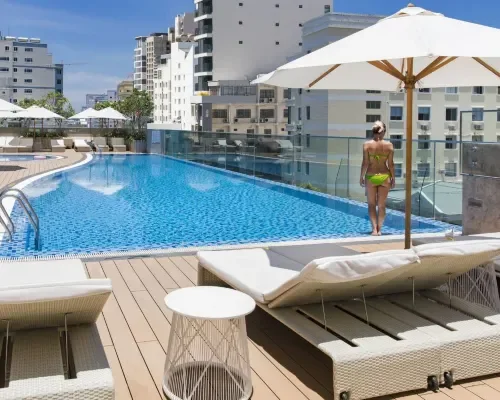 Hồ bơi tại ibis Styles Nha Trang