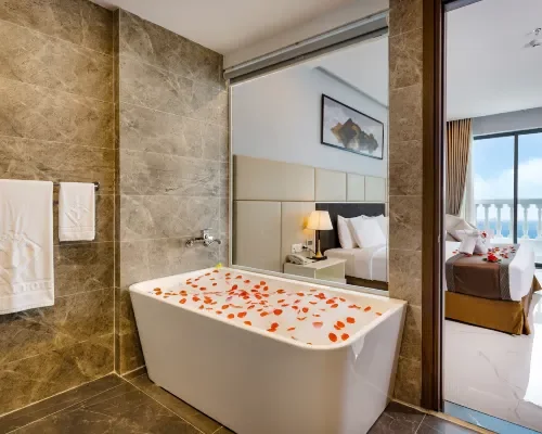 Phòng tắm tại Imperial Hotel Nha Trang – góc 4