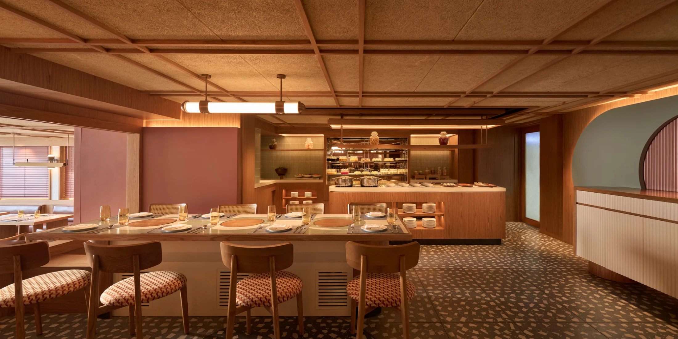 Không gian ăn uống tại InterContinental Residences Nha Trang – góc 3