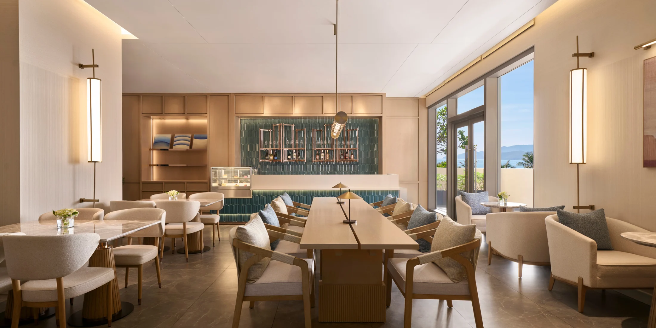 Không gian ăn uống tại InterContinental Residences Nha Trang – góc 4