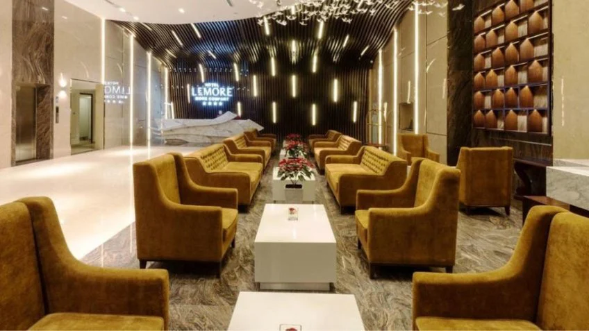 Sảnh và khu đón khách tại LeMore Hotel Nha Trang