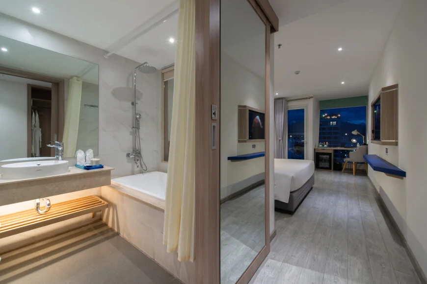 Phòng tắm tại Le’s Cham Hotel Nha Trang – góc 3