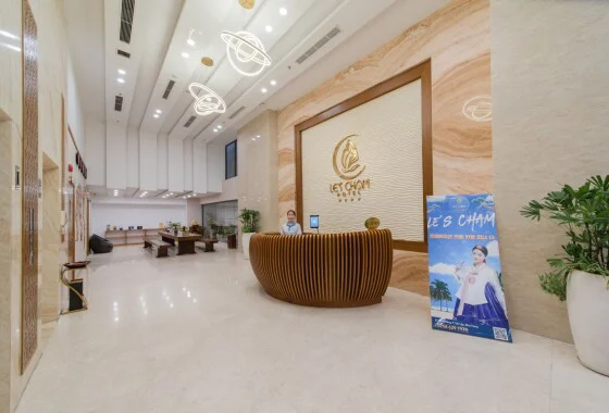 Sảnh và khu đón khách tại Le’s Cham Hotel Nha Trang