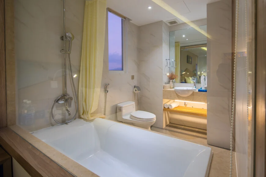 Phòng tắm tại Le’s Cham Hotel Nha Trang – góc 4