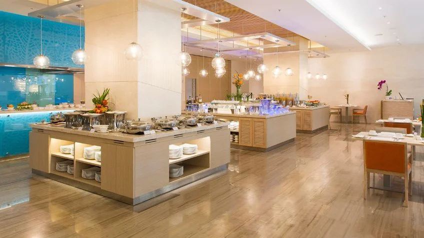 Không gian ăn uống tại Liberty Central Nha Trang – góc 2