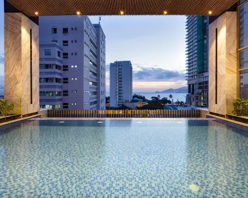 Hồ bơi tại Libra Hotel Nha Trang – góc 2