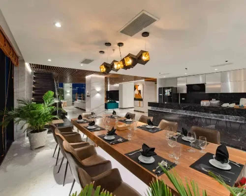Không gian ăn uống tại Maple Hotel & Apartment Nha Trang