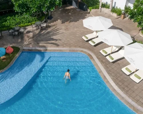 Hồ bơi ngoài trời tại Meliá Vinpearl Nha Trang Empire