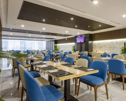 Nhà hàng tại Miracle Luxury Hotel Nha Trang