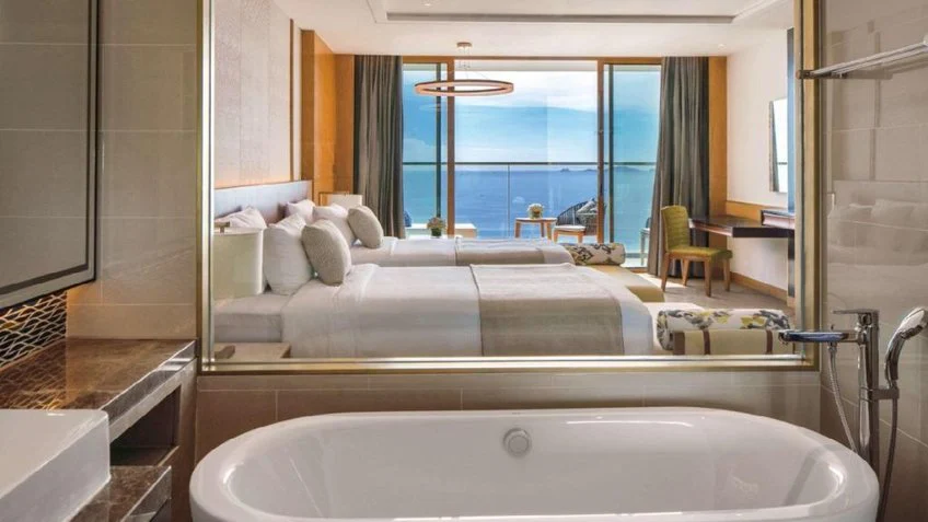 Phòng tắm tại Mövenpick Resort Cam Ranh – góc 2