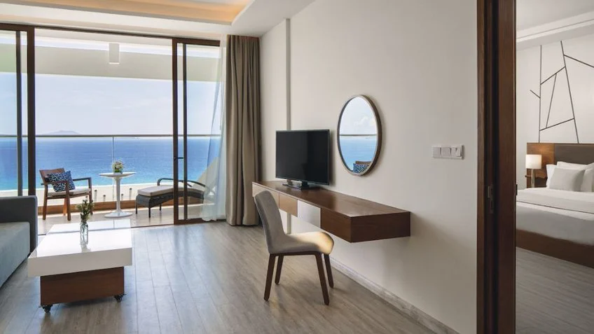 Phòng nghỉ tại Mövenpick Resort Cam Ranh – góc 2