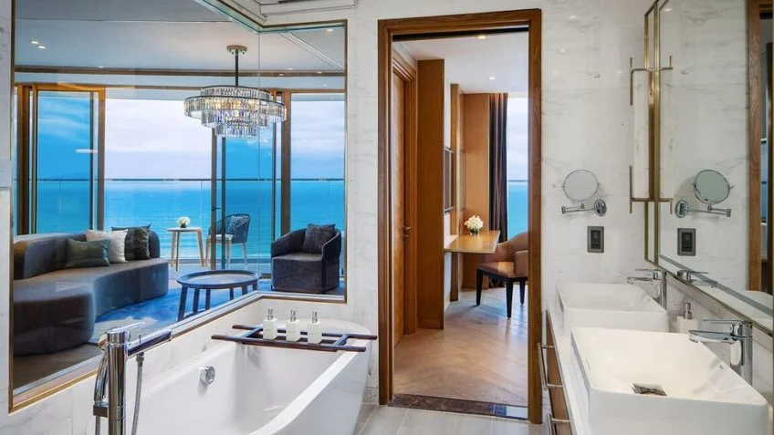 Phòng tắm tại Mövenpick Resort Cam Ranh – góc 3