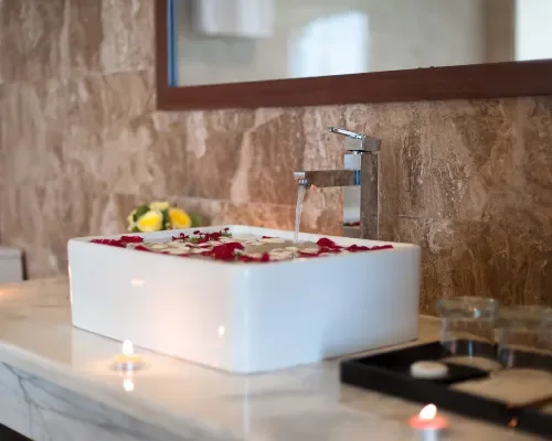 Phòng tắm tại Mường Thanh Grand Nha Trang – góc 2