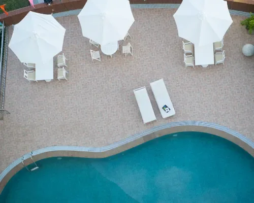 Hồ bơi tại Mường Thanh Grand Nha Trang