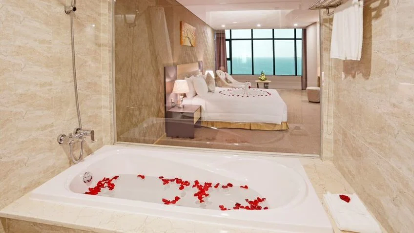 Phòng tắm tại Mường Thanh Luxury Nha Trang – góc 3