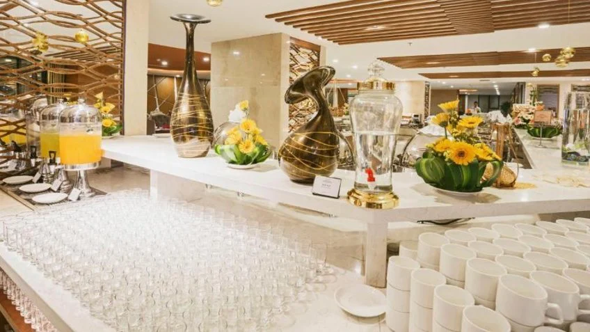 Không gian ăn uống tại Mường Thanh Luxury Nha Trang – góc 3