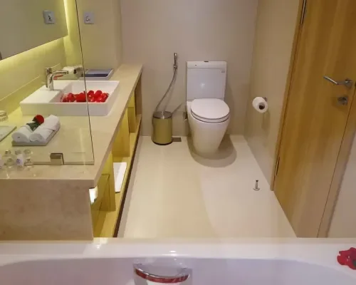 Phòng tắm tại Nagar Hotel Nha Trang – góc 2