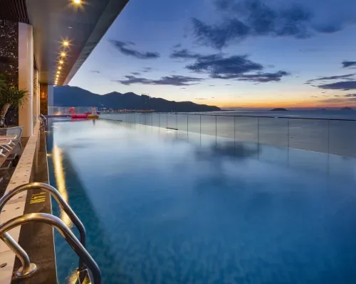 Hồ bơi tại Nha Trang Horizon Hotel