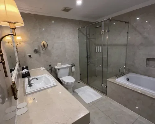 Phòng tắm tại Nha Trang Marriott Resort & Spa, Hòn Tre – góc 4