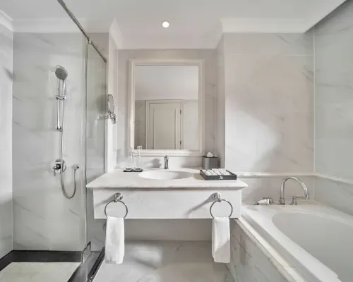 Phòng tắm tại Nha Trang Marriott Resort & Spa, Hòn Tre