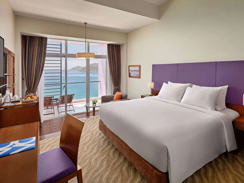 Phòng King hướng biển Novotel