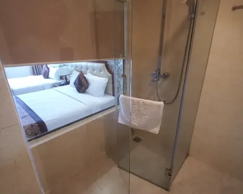 Phòng tắm tại Paris Luxury Hotel & Apartment Nha Trang – góc 3
