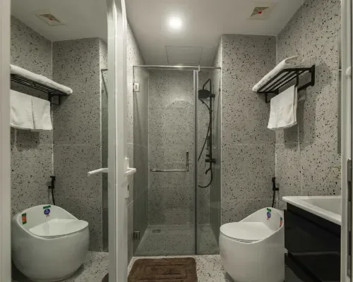 Phòng tắm tại Pavillon Garden Hotel Nha Trang – góc 2