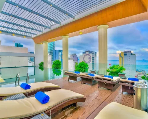 Hồ bơi tại Poseidon Nha Trang Hotel