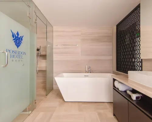 Phòng tắm tại Poseidon Nha Trang Hotel