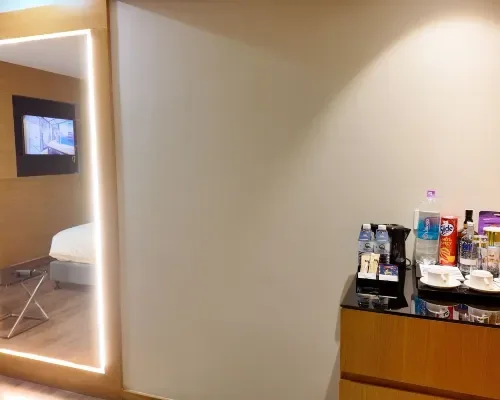 Phòng nghỉ tại Quinter Central Nha Trang – góc 5