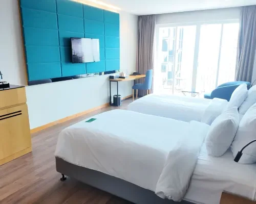 Phòng nghỉ tại Quinter Central Nha Trang – góc 2