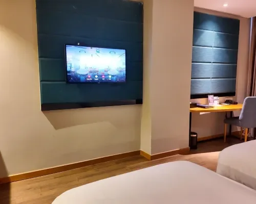 Phòng nghỉ tại Quinter Central Nha Trang – góc 3