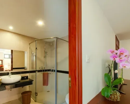 Phòng tắm tại Red Sun Nha Trang Hotel