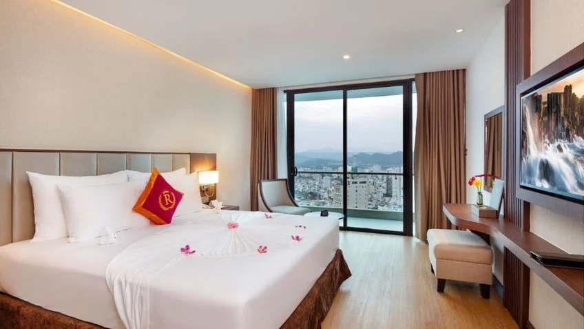 Phòng nghỉ tại Regalia Gold Hotel Nha Trang – góc 7