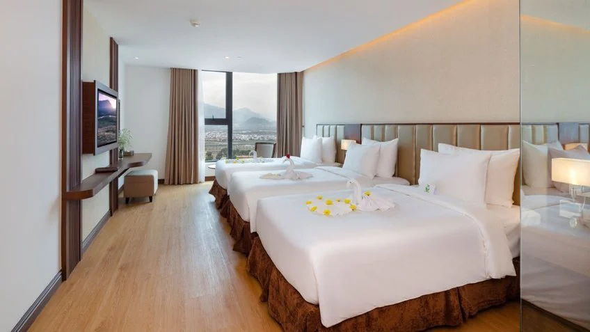 Phòng nghỉ tại Regalia Gold Hotel Nha Trang – góc 3
