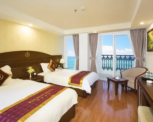 Phòng hai giường hướng biển tại Regalia Nha Trang Hotel