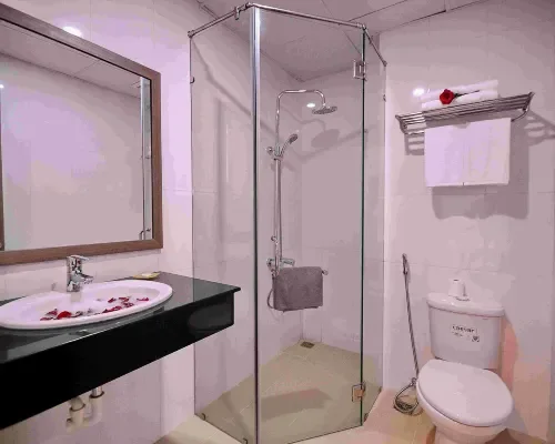 Phòng tắm tại Rigel Hotel Nha Trang – góc 4