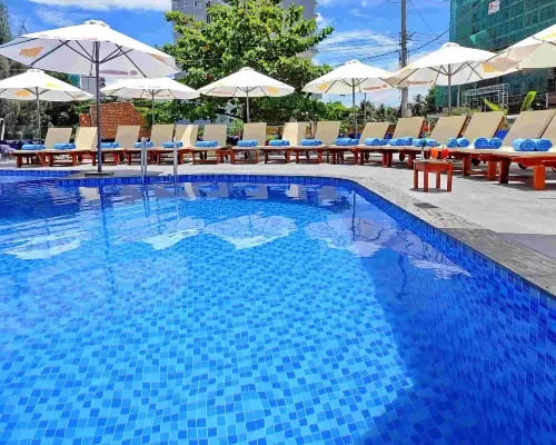 Hồ bơi tại Rigel Hotel Nha Trang