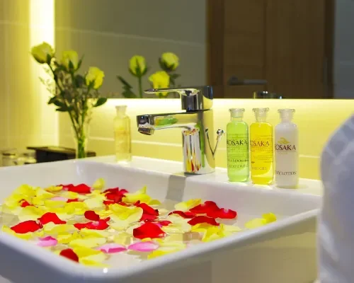 Phòng tắm tại Rosaka Nha Trang Hotel