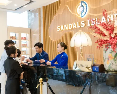 Quầy lễ tân tại Sandals Island Hotel Nha Trang
