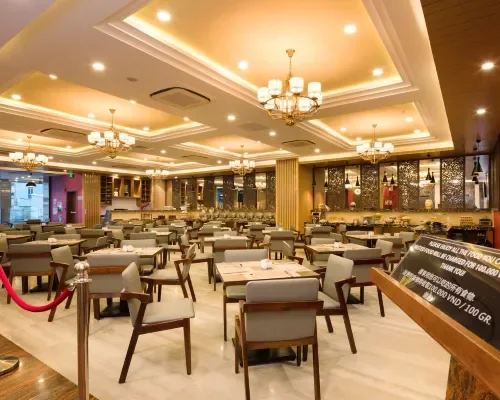 Không gian ăn uống tại Sao Việt Nha Trang Hotel