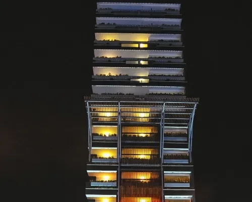 Mặt đứng tòa nhà về đêm tại Seasing Boutique Hotel Nha Trang